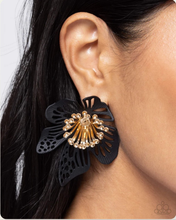 Load image into Gallery viewer, Paparazzi Earring ~ Wonderland Wallflower - Black
