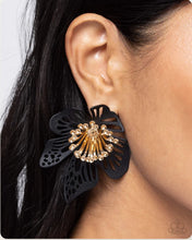 Load image into Gallery viewer, Paparazzi Earring ~ Wonderland Wallflower - Black
