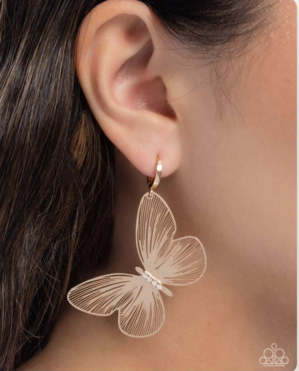 Paparazzi Earring ~ Fluttering Folk - Gold