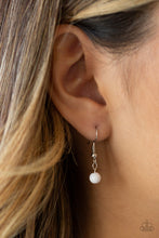 Load image into Gallery viewer, Traveling Trendsetter - white (WH-02)
