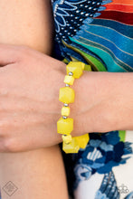 Load image into Gallery viewer, Trendsetting Tourist - Yellow (Y-01)

