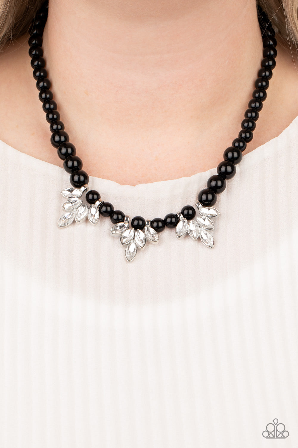 Society Socialite - Black (P-17)